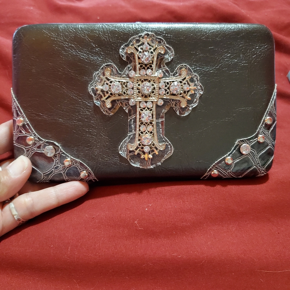 Cross wallet
